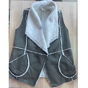 Caslon Olive & Cream Faux Shearling Vest (S)